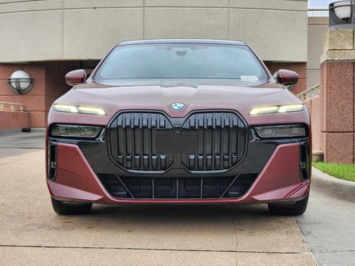 2023 BMW 740 i