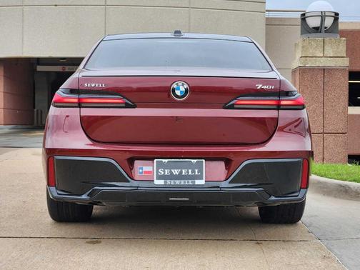 2023 BMW 740 i