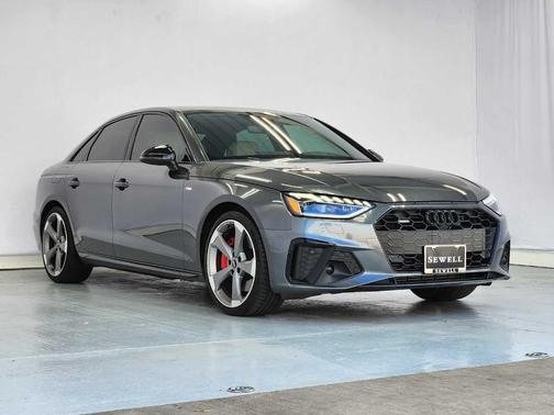 Daytona Gray Pearl Effect 2023 Audi A4 45 S line Prestige