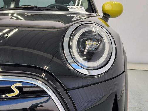 Midnight Black 2023 MINI SE Hardtop Cooper
