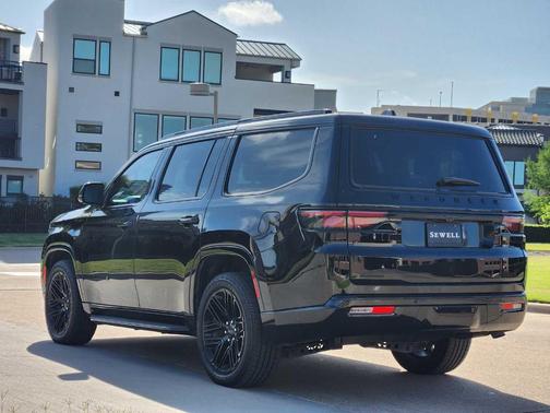 2022 Jeep Wagoneer Series III