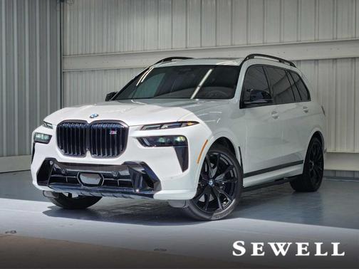 Mineral White Metallic 2025 BMW X7 M60i