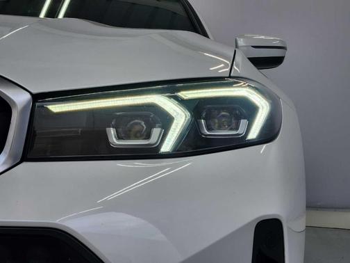 Mineral White Metallic 2023 BMW 330 i