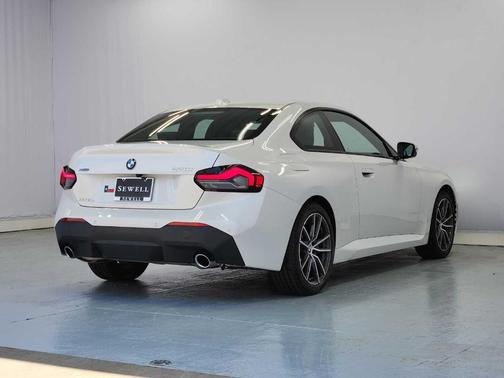 Mineral White Metallic 2025 BMW 230 i xDrive