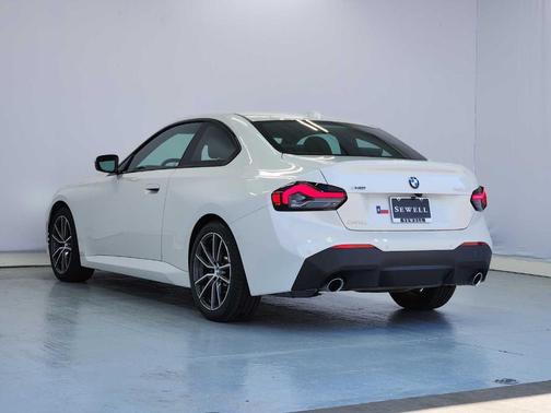 Mineral White Metallic 2025 BMW 230 i xDrive