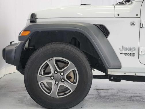 Bright White Clearcoat 2018 Jeep Wrangler Unlimited Sport