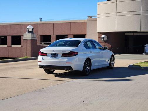 2023 BMW 530 i