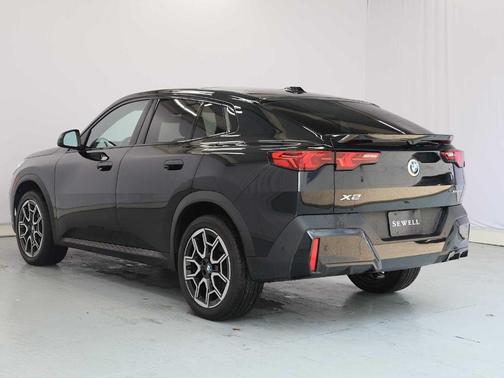 Black Sapphire Metallic 2025 BMW X2 xDrive28i