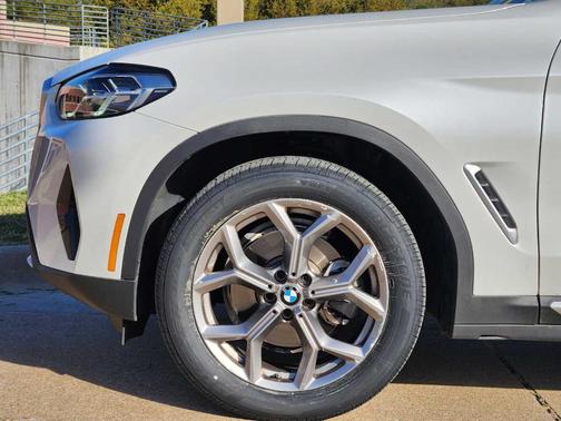 2023 BMW X4 xDrive30i