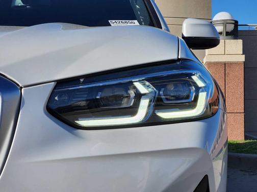 2023 BMW X4 xDrive30i