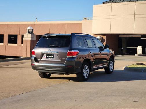 2012 Toyota Highlander SE