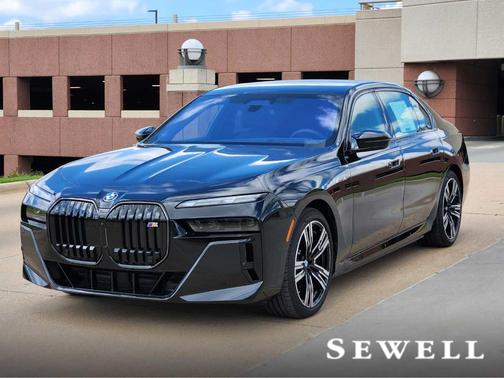 2025 BMW i7 M70
