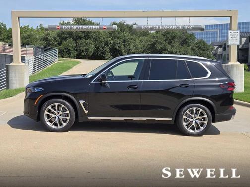Black Sapphire Metallic 2026 BMW X5 PHEV xDrive50e
