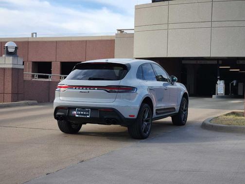 2023 Porsche Macan S