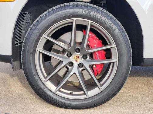 2023 Porsche Macan S