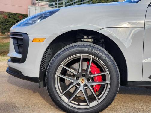 2023 Porsche Macan S