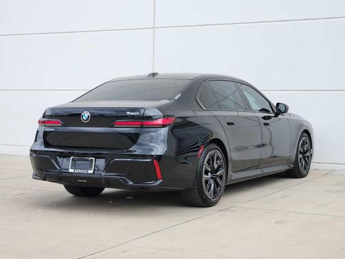 2024 BMW 740 i xDrive