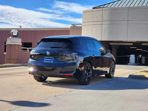 2025 BMW iX xDrive50