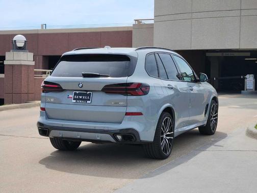 Gray Metallic 2024 BMW X5 xDrive40i
