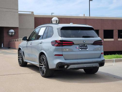 Gray Metallic 2024 BMW X5 xDrive40i