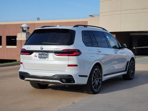2024 BMW X7 xDrive40i