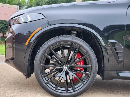 2025 BMW X5 M60i