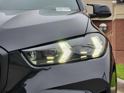 2025 BMW X5 M60i