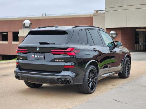 2025 BMW X5 M60i