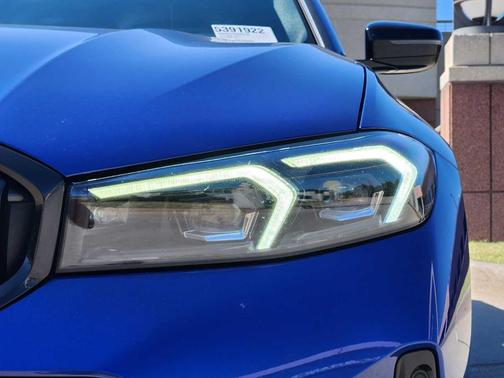 2023 BMW 330 i xDrive