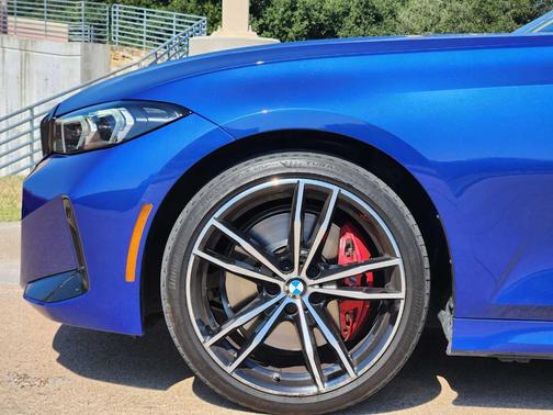 2023 BMW 330 i xDrive