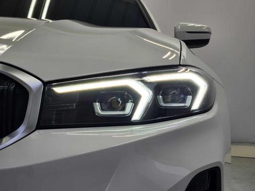 Alpine White 2025 BMW 330 i