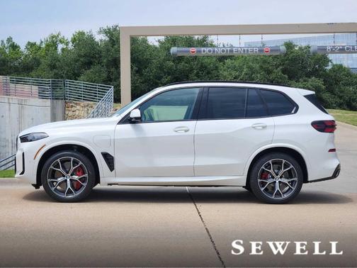 Alpine White 2026 BMW X5 PHEV xDrive50e