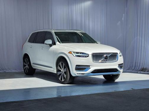 2025 Volvo XC90 B6 Ultra