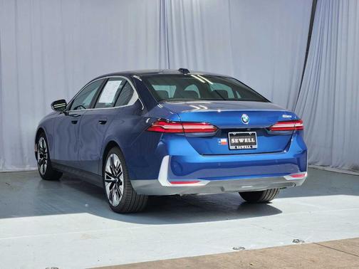 Phytonic Blue Metallic 2025 BMW 530 i