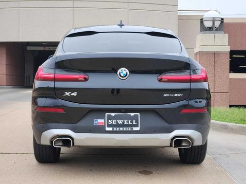 2024 BMW X4 xDrive30i
