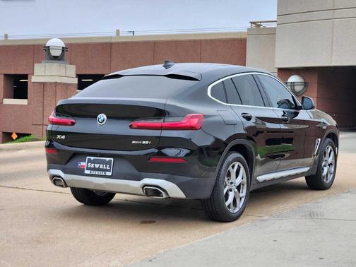 2024 BMW X4 xDrive30i