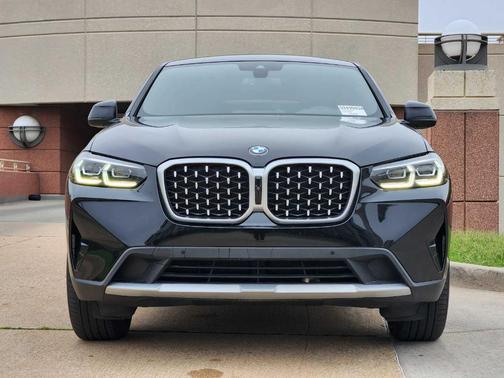 2024 BMW X4 xDrive30i