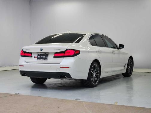 Mineral White Metallic 2023 BMW 530 i