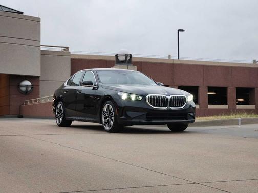 2025 BMW 530 i xDrive