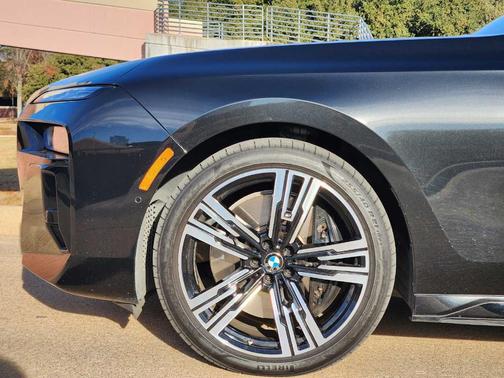 2024 BMW 760 760i xDrive