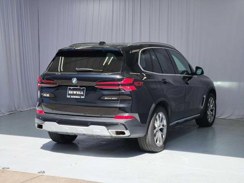 Black Sapphire Metallic 2025 BMW X5 xDrive40i