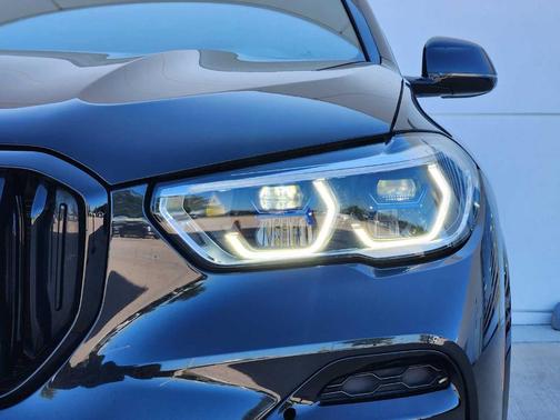 2023 BMW X5 M50i