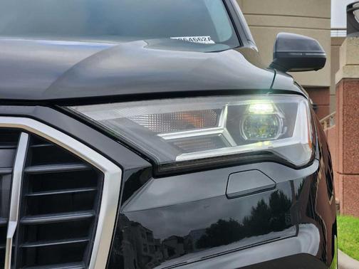2023 Audi Q7 55 Premium Plus