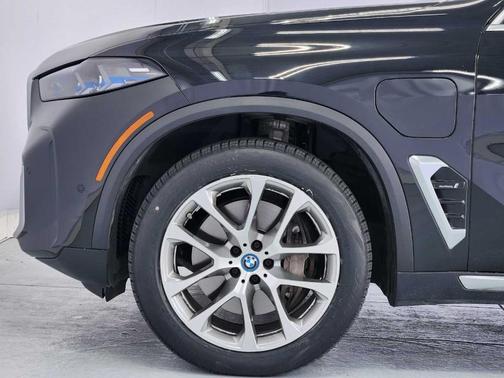 Black Sapphire Metallic 2024 BMW X5 PHEV xDrive50e
