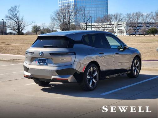 2025 BMW iX xDrive50