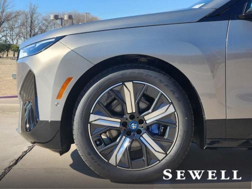 2025 BMW iX xDrive50