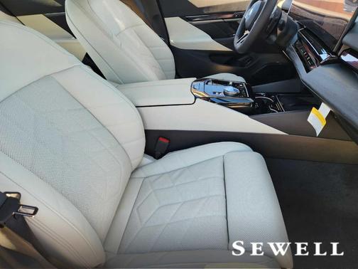 2026 BMW 550e xDrive