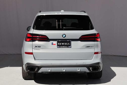 Gray Metallic 2026 BMW X5 xDrive40i