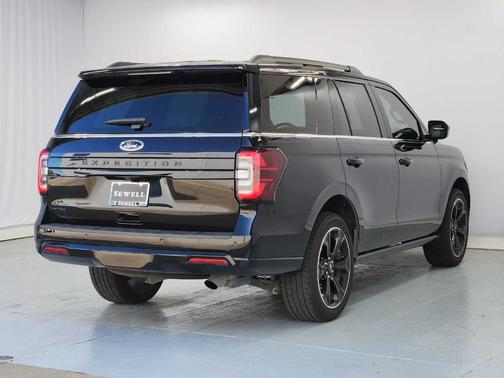 Agate Black Metallic 2023 Ford Expedition Limited