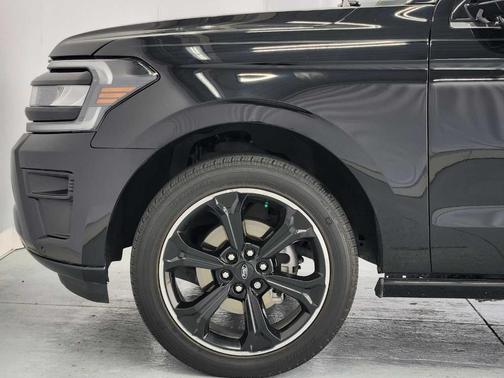 Agate Black Metallic 2023 Ford Expedition Limited